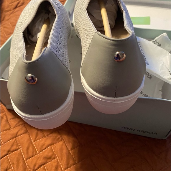 Jean Ardor gray walking shoes. NIB - Picture 3 of 6